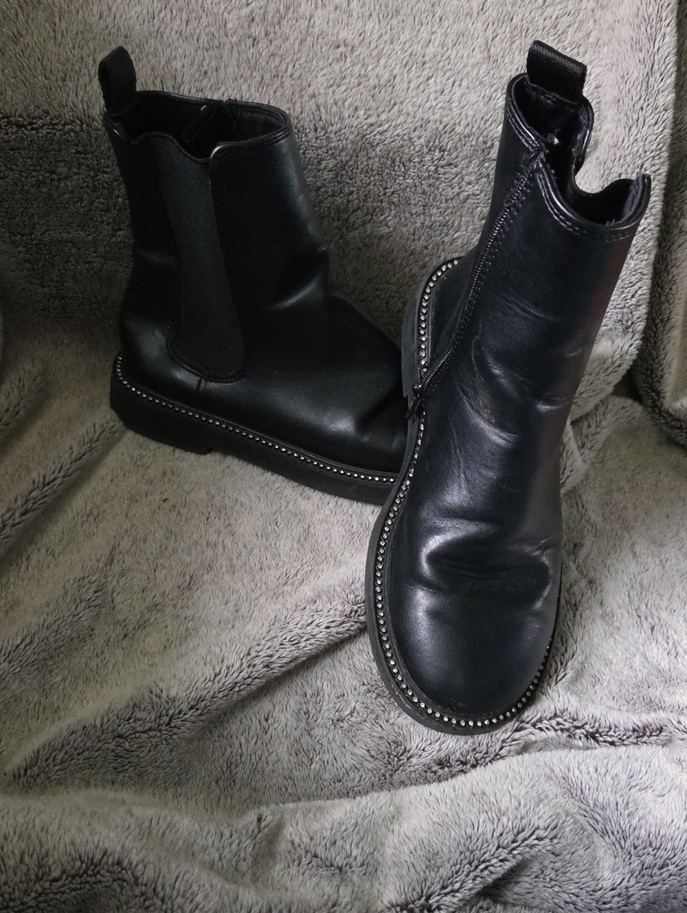 Zara Black Leather Chelsea Ankle Boots with Stud Trim Size 33 Kids 1.5